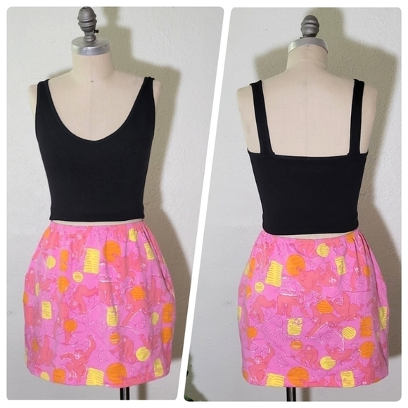 LILLY PULITZER Vintage Strawberry Monke Mini Skirt - Picture 2 of 9